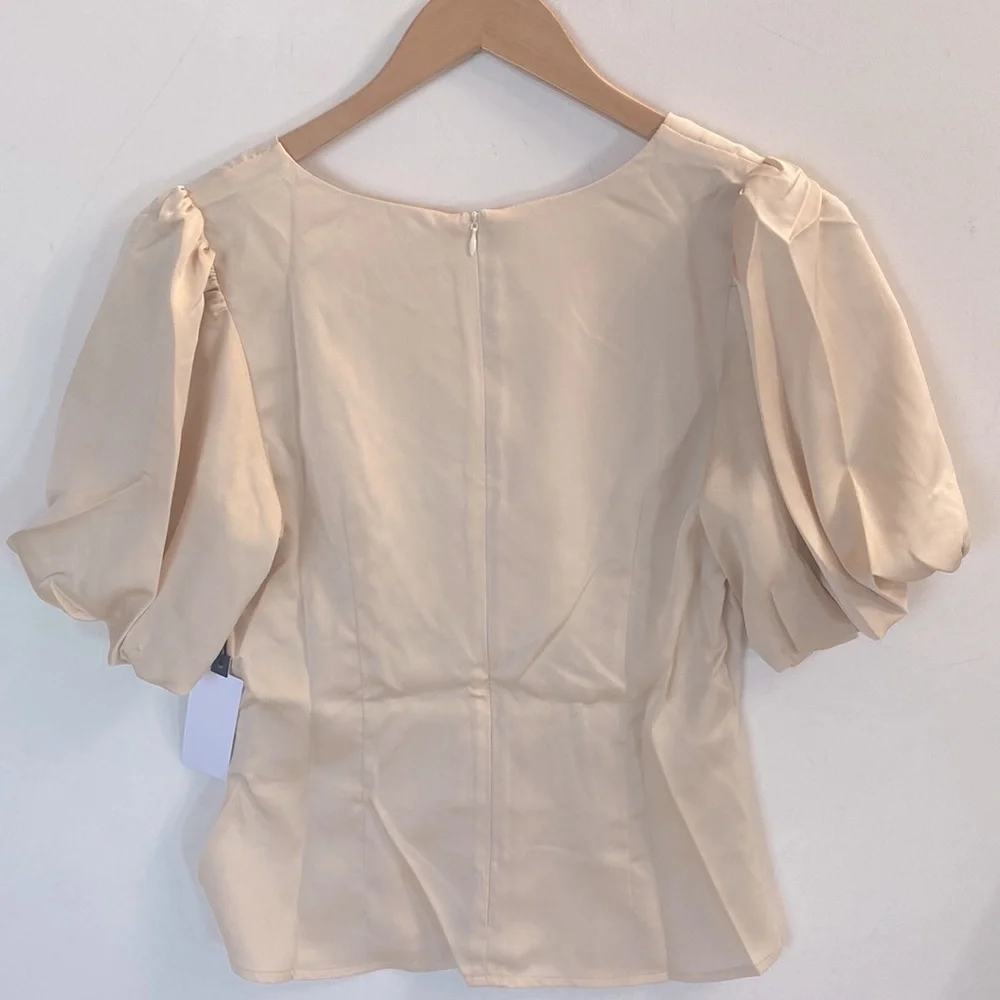 (AA4) AS­TR the La­bel Deep-V Bal­loon Sleeve Top, Size‎ XL, NWT
